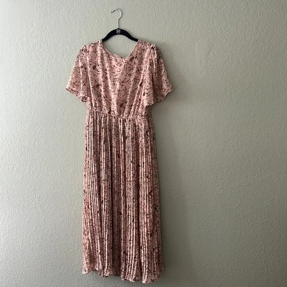 Pinkblush | Dresses | Beige Floral Pleated Short Sleeve Chiffon Maternity Midi  Dress | Poshmark